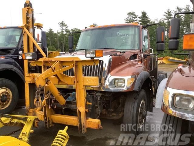 International 7400 Hojas y cuñas quitanieves