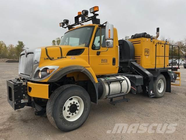 International 7500 Otros equipos para carreteras y quitanieves