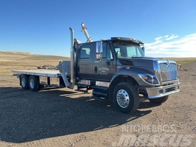 International 7500 Camiones de cama baja