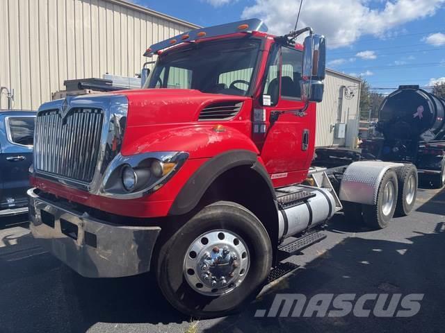 International 7600SBA Camiones tractor