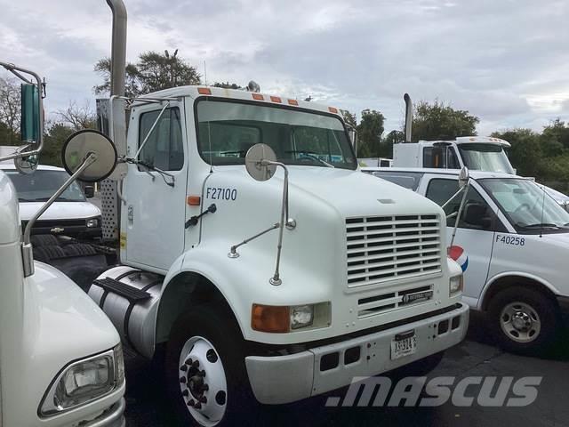 International 8100 Camiones tractor