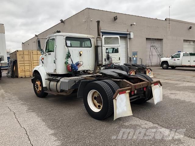 International 8100 Camiones tractor