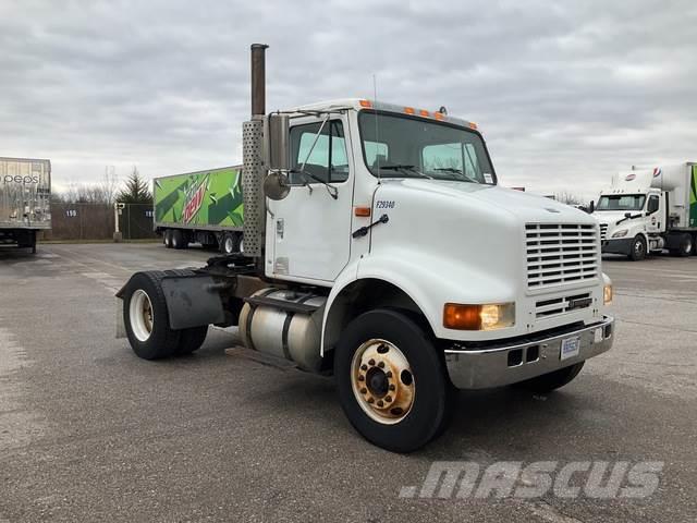 International 8100 Camiones tractor