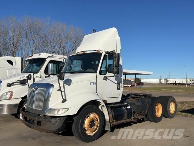 International 8600 Camiones tractor