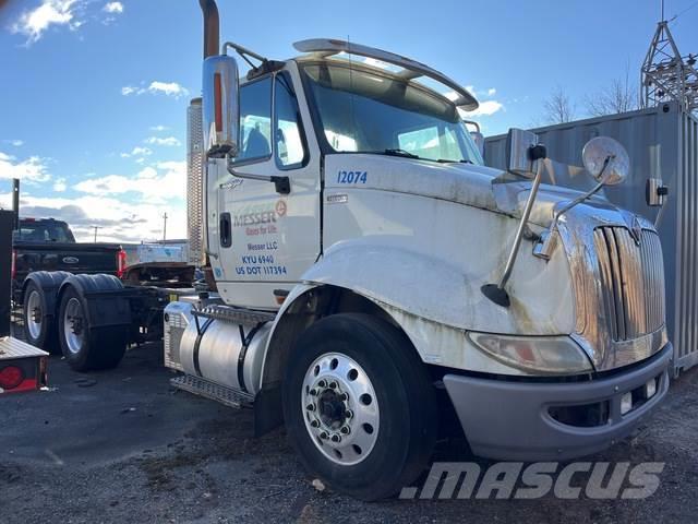 International 8600 Camiones tractor