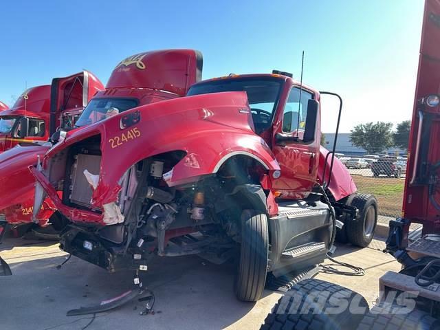 International LT625 Camiones tractor