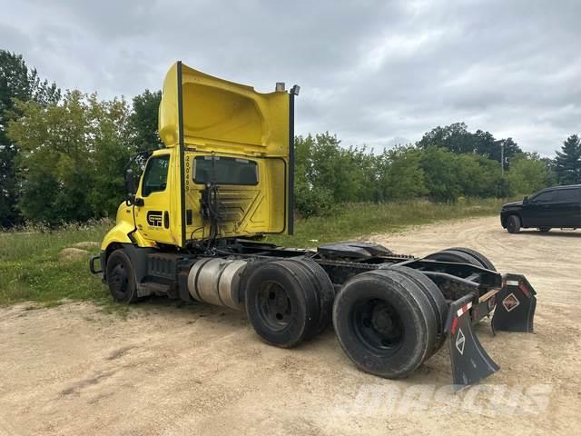 International RH613 Camiones tractor