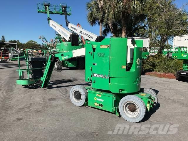 JLG E300AJ Plataformas con brazo de elevación manual