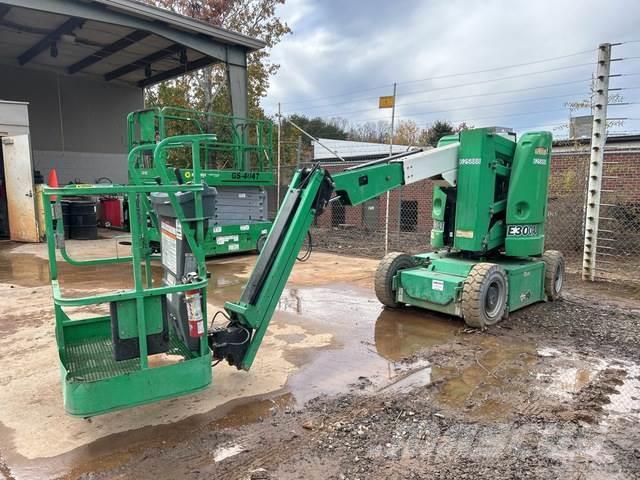 JLG E300AJ Plataformas con brazo de elevación manual