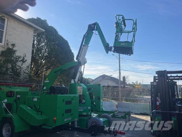 JLG E300AJP Plataformas con brazo de elevación manual