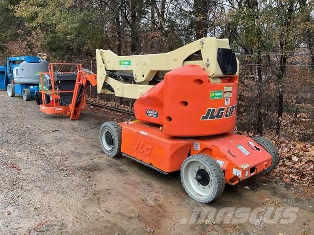 JLG E400AJPN Plataformas con brazo de elevación manual