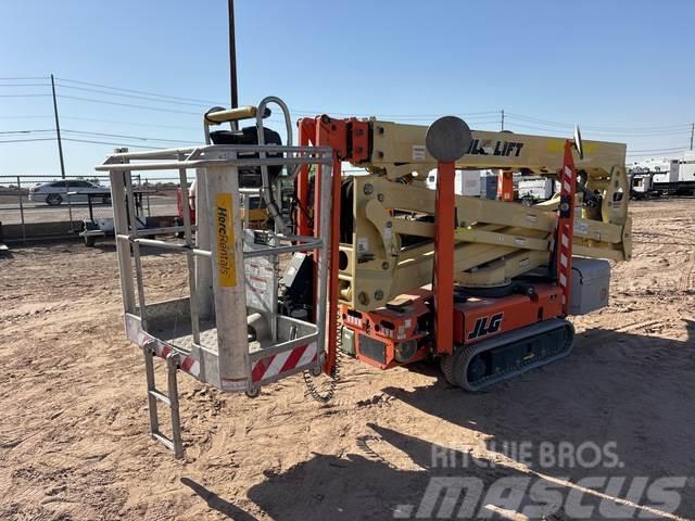 JLG X600AJ Plataformas con brazo de elevación manual