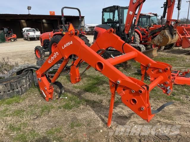 Kubota LA1154A Otros