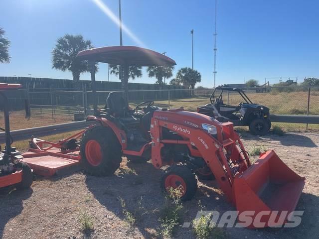 Kubota LX3310HSD Tractores