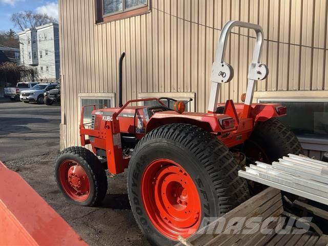 Kubota M6800 Tractores compactos