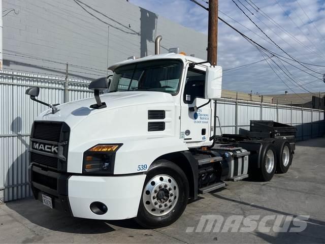 Mack AN64T Camiones tractor