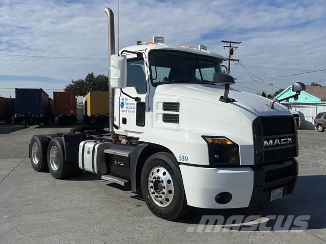 Mack AN64T Camiones tractor