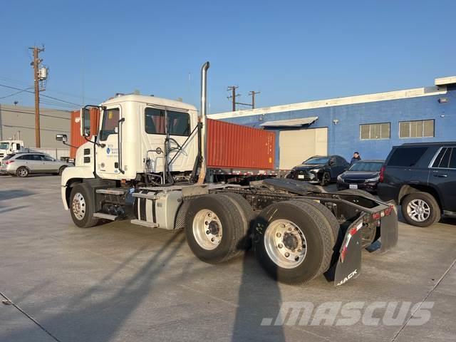 Mack AN64T Camiones tractor