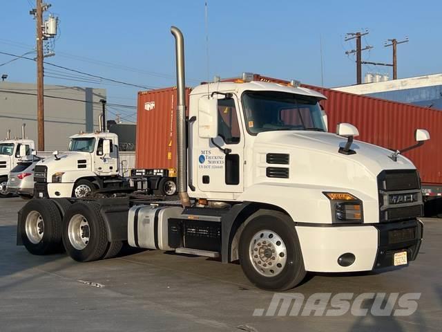 Mack AN64T Camiones tractor