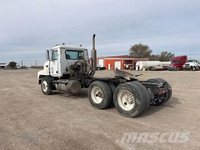 Mack CH613 Camiones tractor