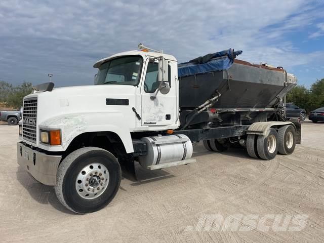 Mack CHN613 Camiones de concreto