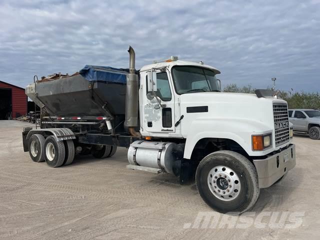 Mack CHN613 Camiones de concreto