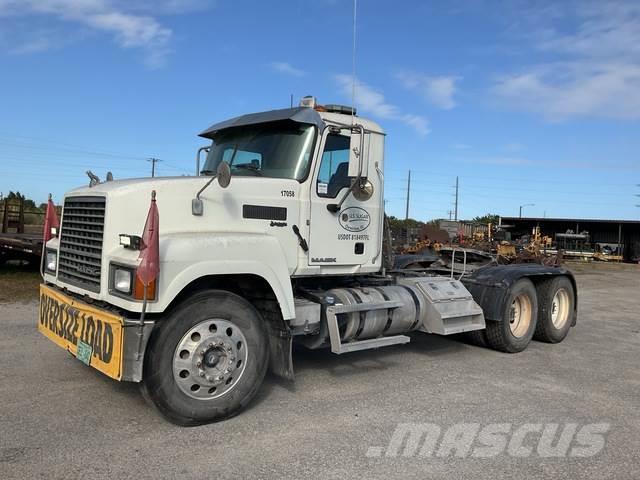 Mack CHU613 Camiones tractor