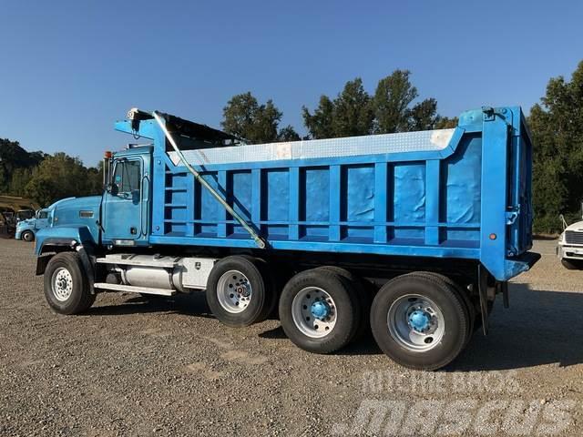 Mack CL713 Bañeras basculantes usadas