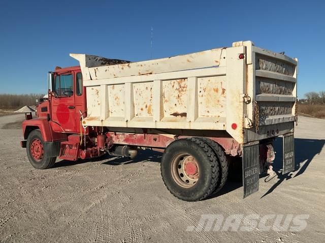 Mack CS250P Bañeras basculantes usadas