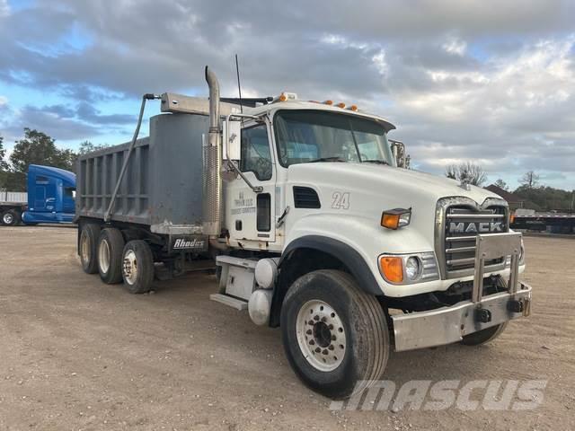 Mack CV Bañeras basculantes usadas