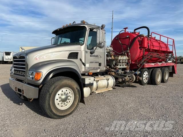 Mack CV713 Otros