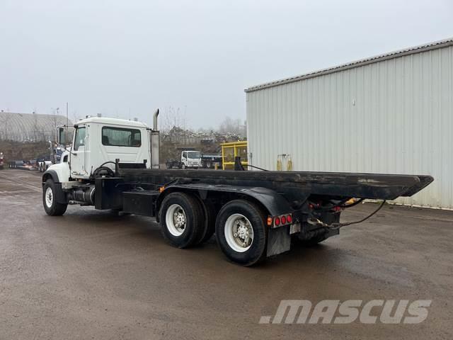 Mack CV713 Camiones portacubetas