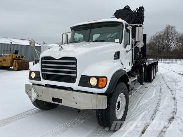 Mack CV713 Otros camiones