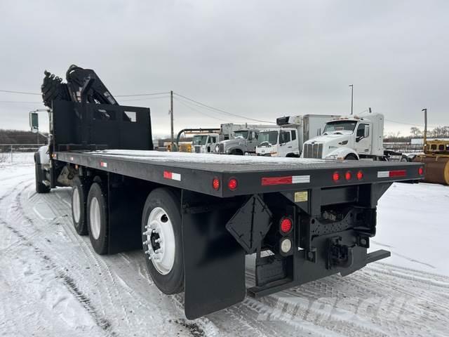 Mack CV713 Otros camiones