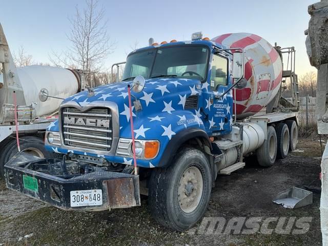 Mack CV713 Otros camiones