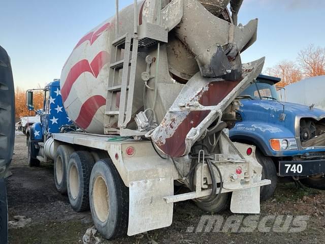 Mack CV713 Otros camiones