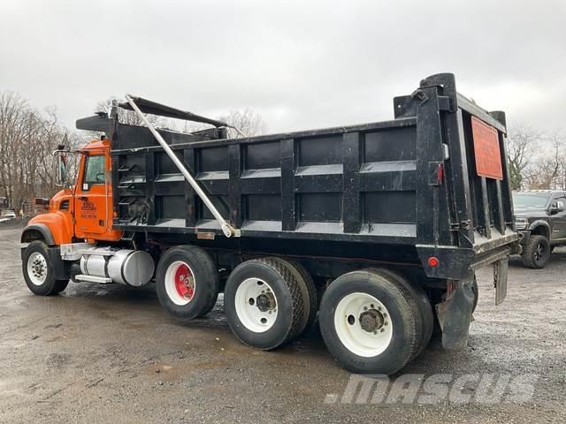 Mack CV713 Bañeras basculantes usadas