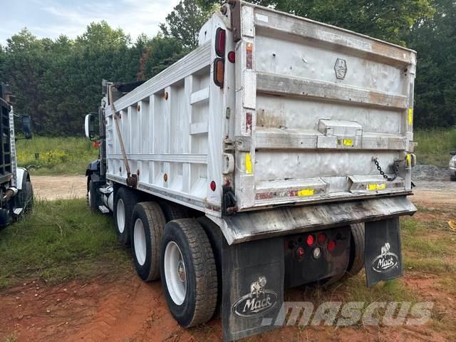 Mack CX613 Bañeras basculantes usadas