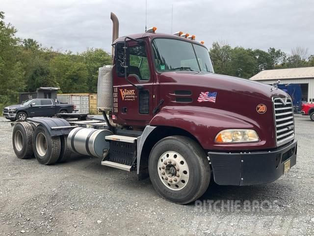 Mack CXU613 Camiones tractor