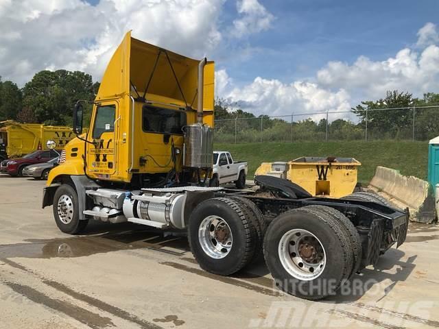 Mack CXU613 Camiones tractor