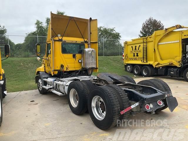 Mack CXU613 Camiones tractor