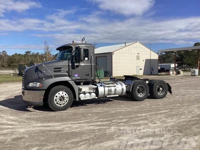 Mack CXU613 Camiones tractor