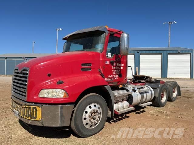 Mack CXU613 Camiones tractor