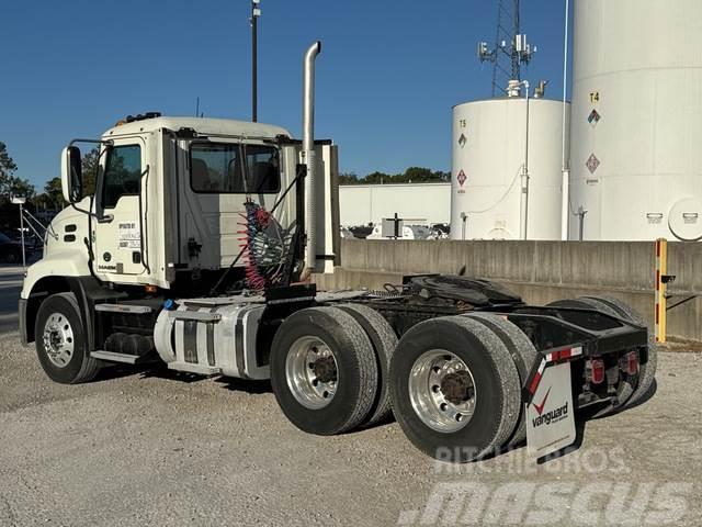 Mack CXU613 Camiones tractor