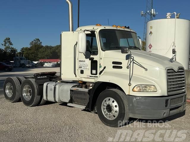 Mack CXU613 Camiones tractor