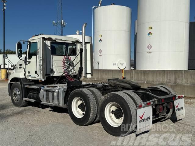 Mack CXU613 Camiones tractor