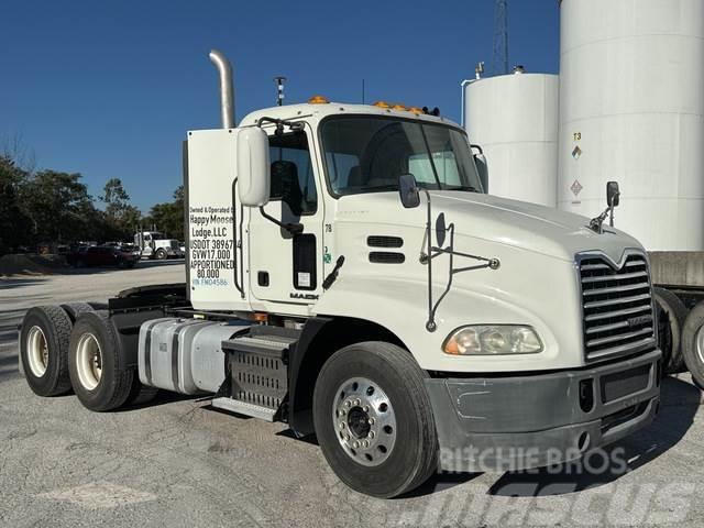 Mack CXU613 Camiones tractor