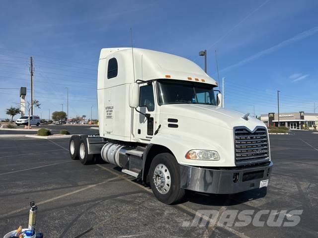 Mack CXU613 Camiones tractor