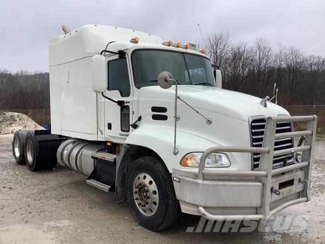 Mack CXU613 Camiones tractor