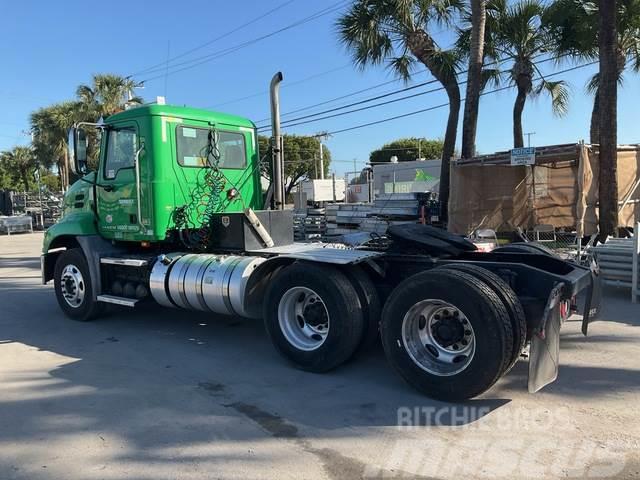 Mack CXU613 Camiones tractor